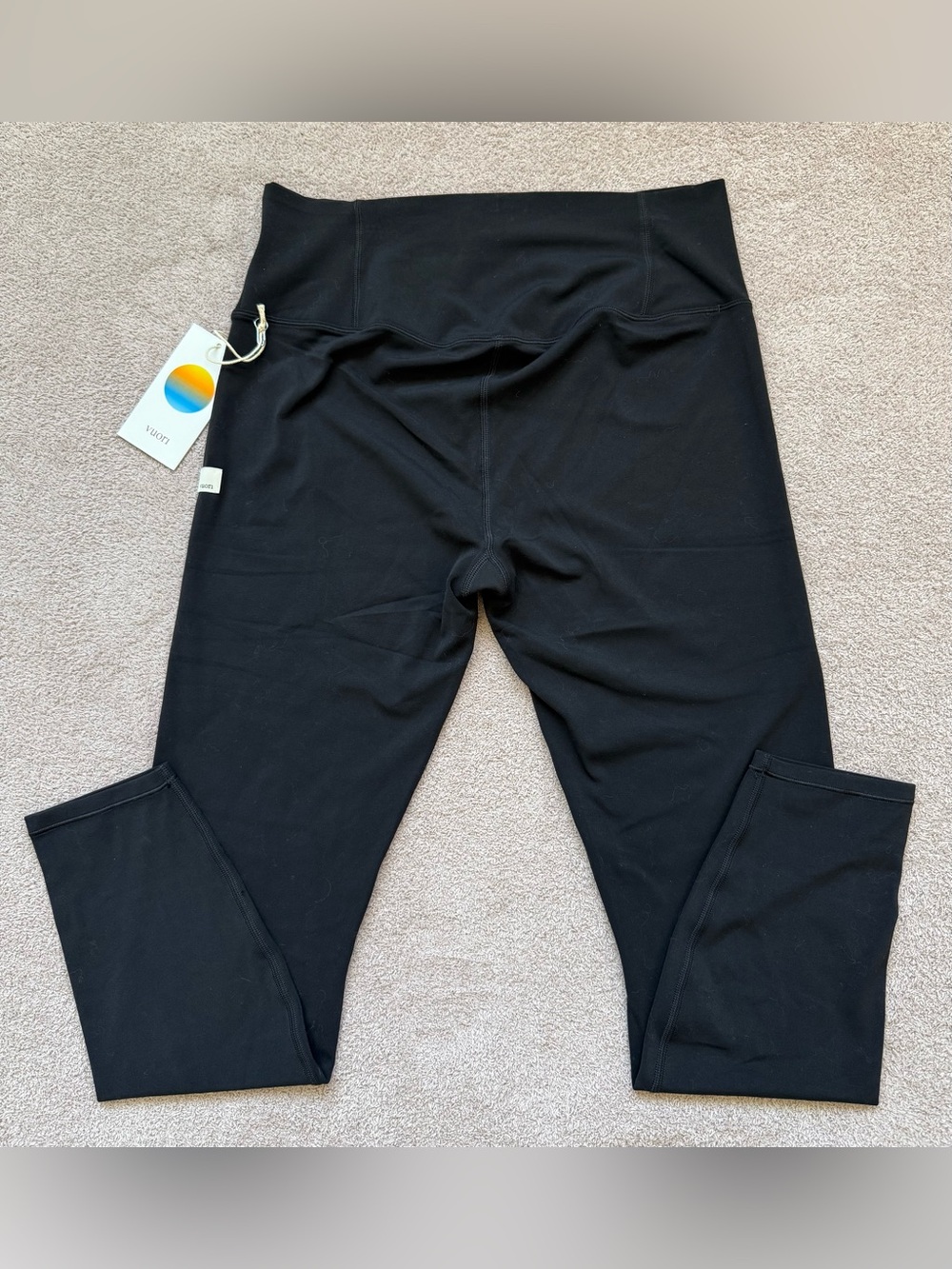 Vuori - AllTheFeels Legging - BLACK - NWT - Picture 2 of 5
